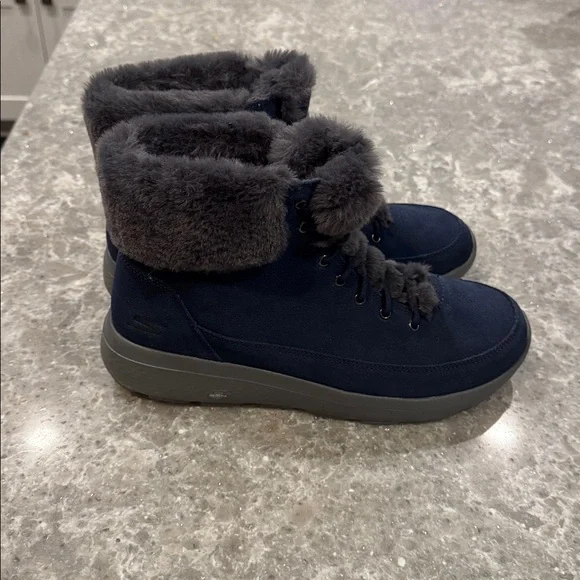 New, never worn Skechers faux fur lined boots. - Picture 2 of 6